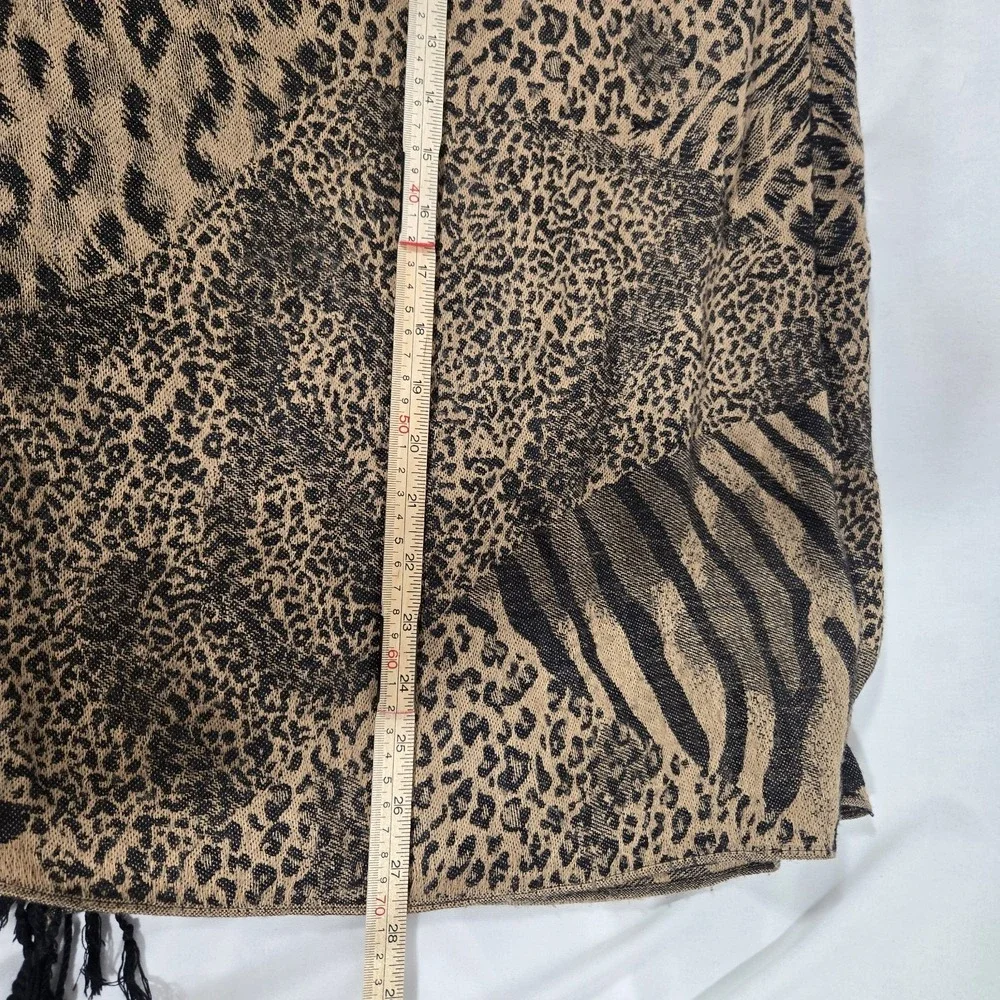 Unbranded Animal Print Shawl with Fring Neckline
